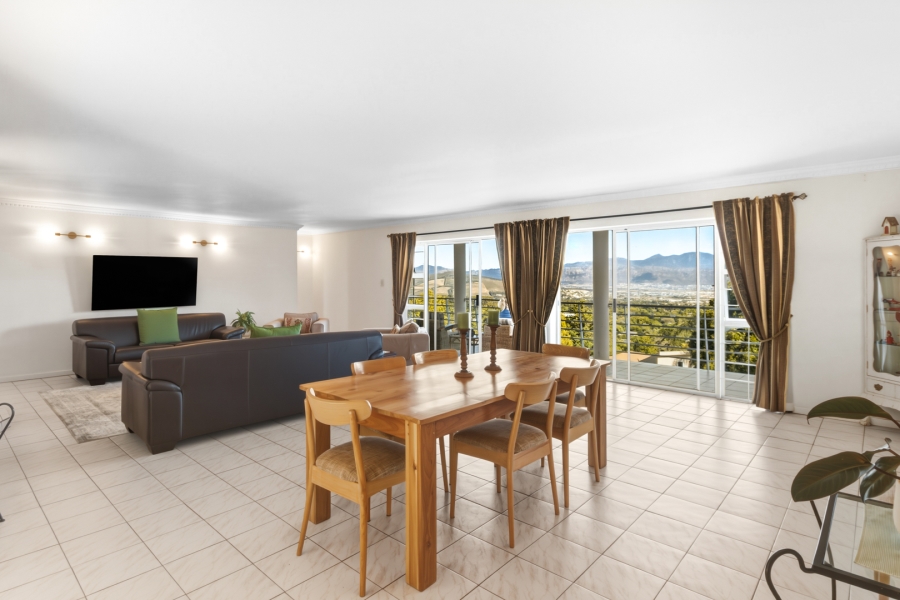 6 Bedroom Property for Sale in La Concorde Western Cape